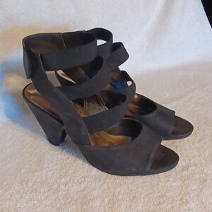 Est.1946 women's size 10 black heeled sandals